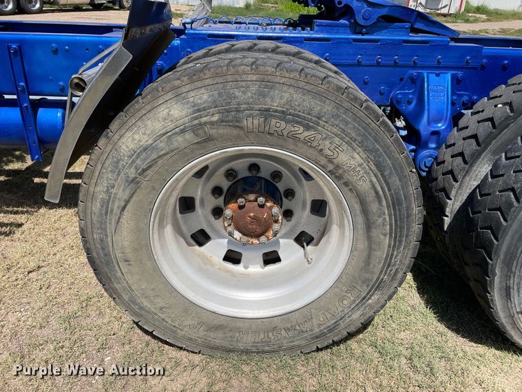 image for item DN5165 1986 Peterbilt 359  semi truck