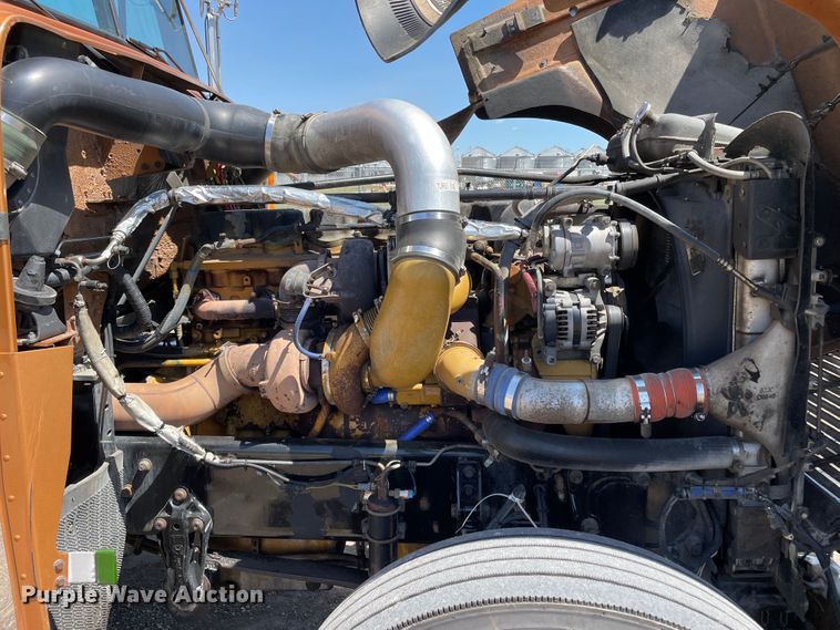 image for item DN5177 2005 Freightliner FLD Classic XL  semi truck