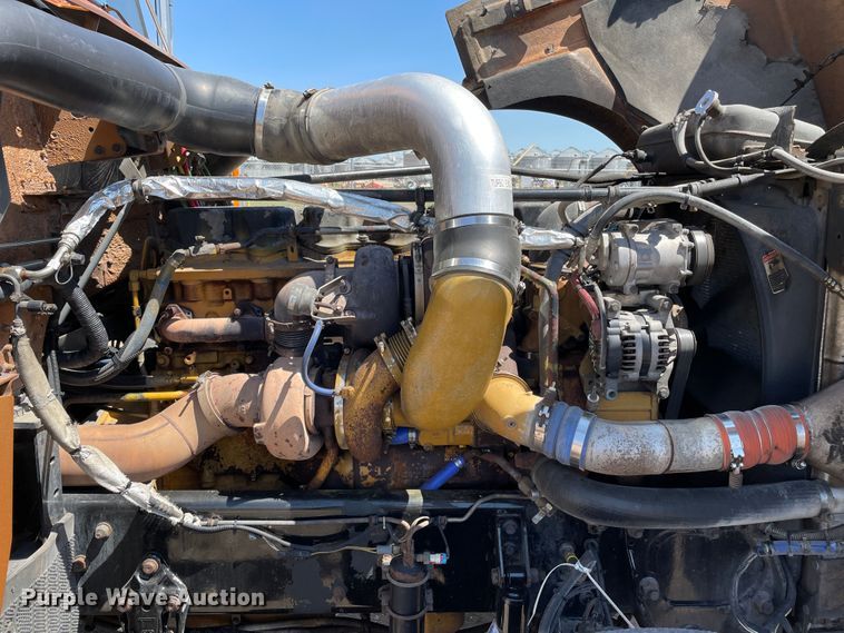 image for item DN5177 2005 Freightliner FLD Classic XL  semi truck