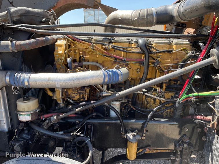 image for item DN5177 2005 Freightliner FLD Classic XL  semi truck