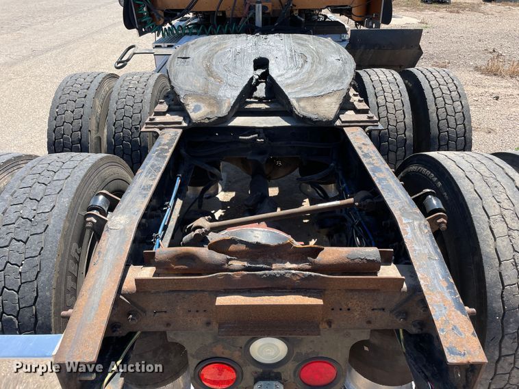 image for item DN5177 2005 Freightliner FLD Classic XL  semi truck