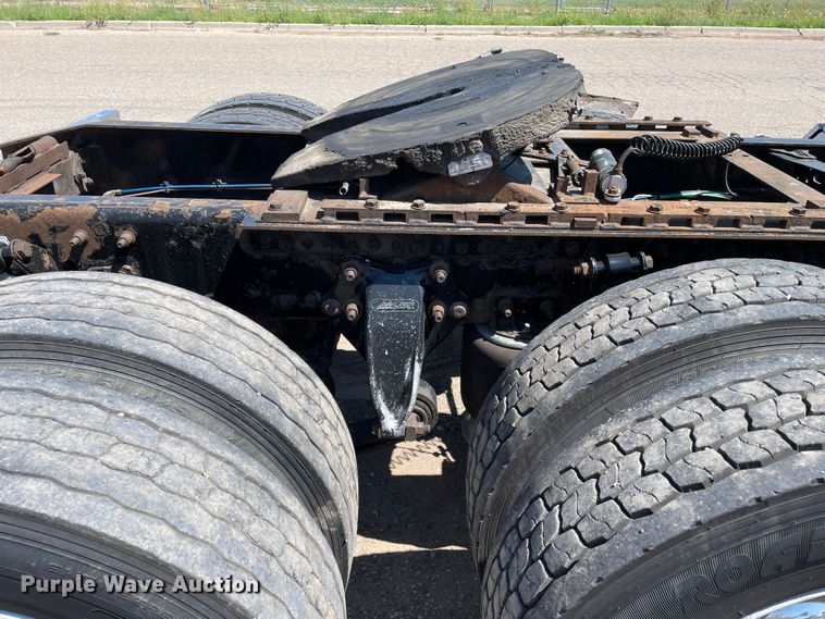 image for item DN5177 2005 Freightliner FLD Classic XL  semi truck