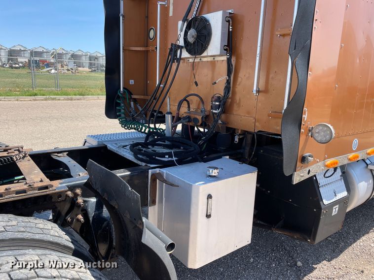 image for item DN5177 2005 Freightliner FLD Classic XL  semi truck