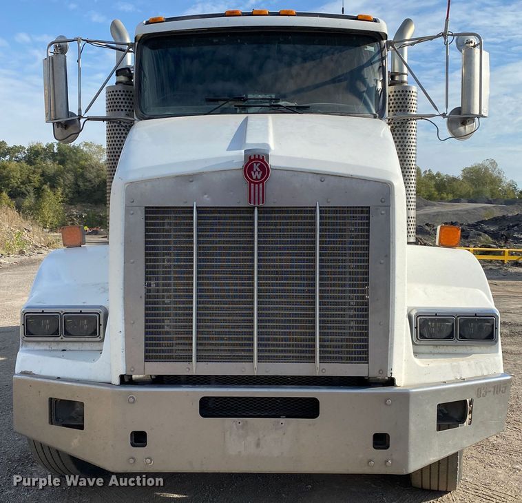 image for item DN7999 2006 Kenworth T800  semi truck