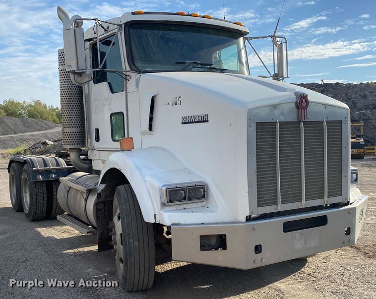 image for item DN7999 2006 Kenworth T800  semi truck
