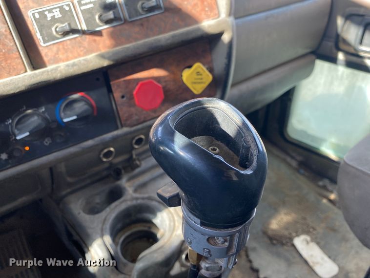 image for item DN7999 2006 Kenworth T800  semi truck