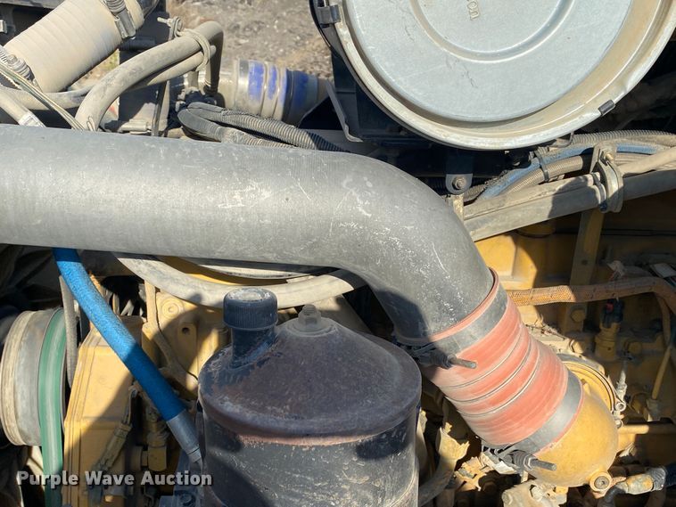 image for item DN7999 2006 Kenworth T800  semi truck