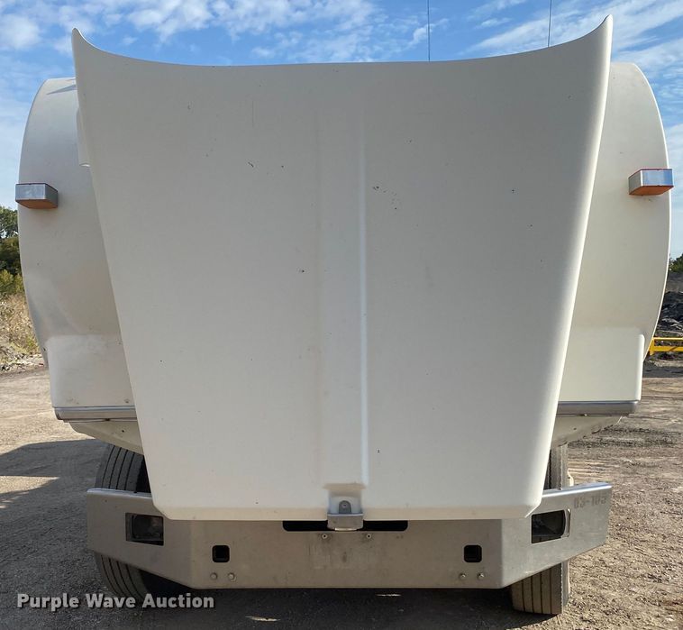 image for item DN7999 2006 Kenworth T800  semi truck