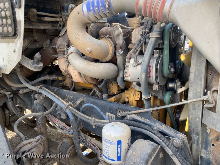 image for item DN7999 2006 Kenworth T800  semi truck