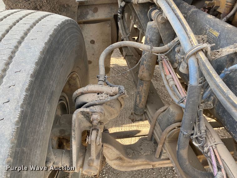 image for item DN7999 2006 Kenworth T800  semi truck