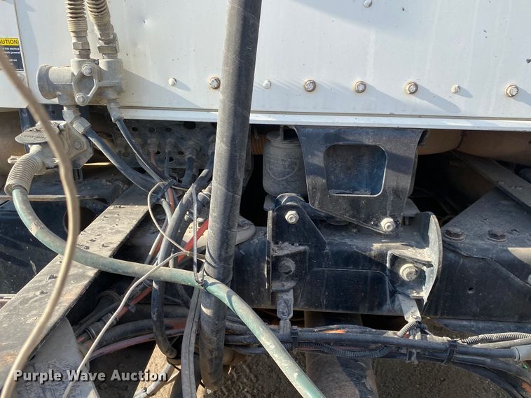 image for item DN7999 2006 Kenworth T800  semi truck