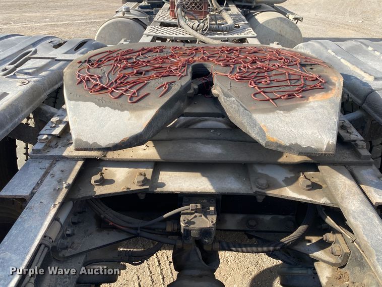 image for item DN7999 2006 Kenworth T800  semi truck