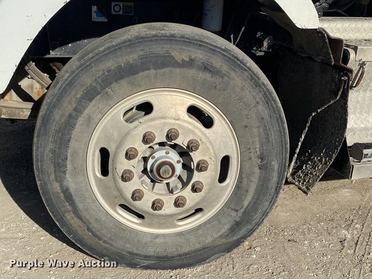 image for item DN7999 2006 Kenworth T800  semi truck