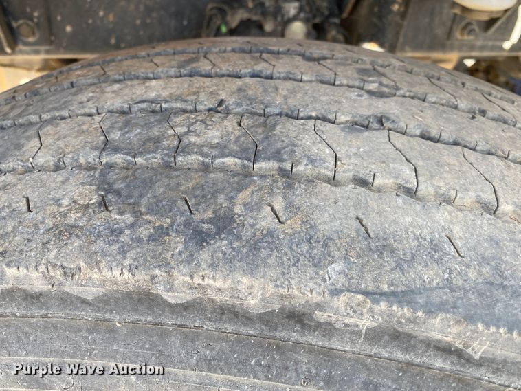 image for item DN7999 2006 Kenworth T800  semi truck