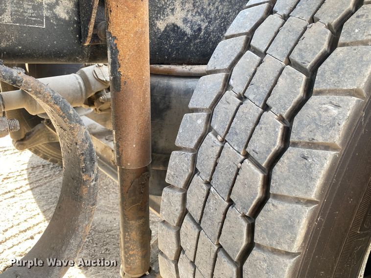 image for item DN7999 2006 Kenworth T800  semi truck