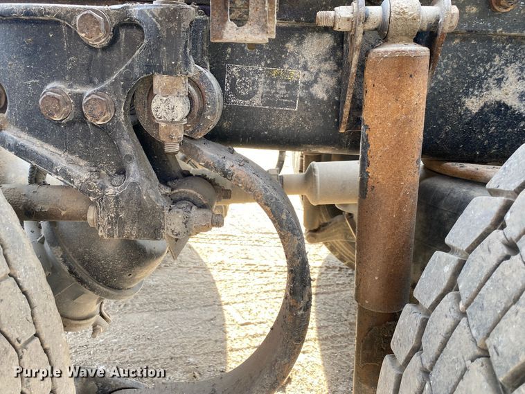 image for item DN7999 2006 Kenworth T800  semi truck