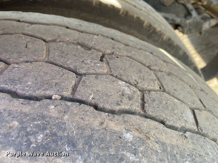 image for item DN7999 2006 Kenworth T800  semi truck