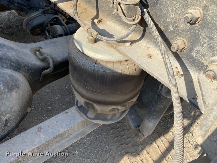 image for item DN7999 2006 Kenworth T800  semi truck