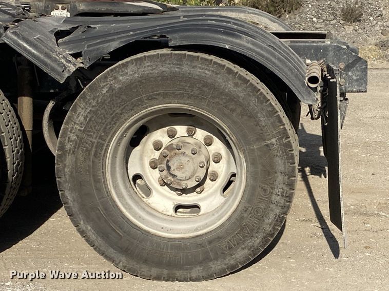 image for item DN7999 2006 Kenworth T800  semi truck