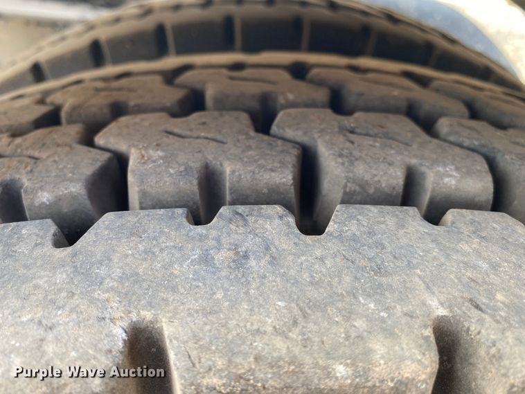 image for item DN7999 2006 Kenworth T800  semi truck