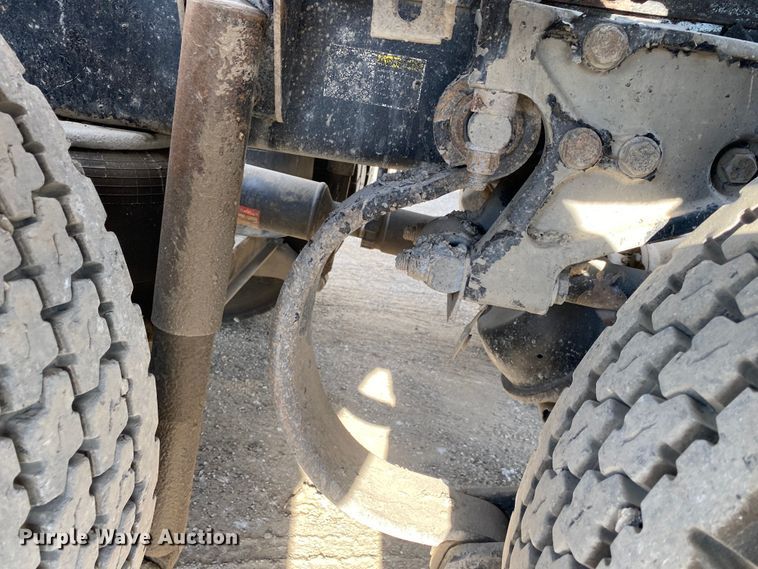 image for item DN7999 2006 Kenworth T800  semi truck