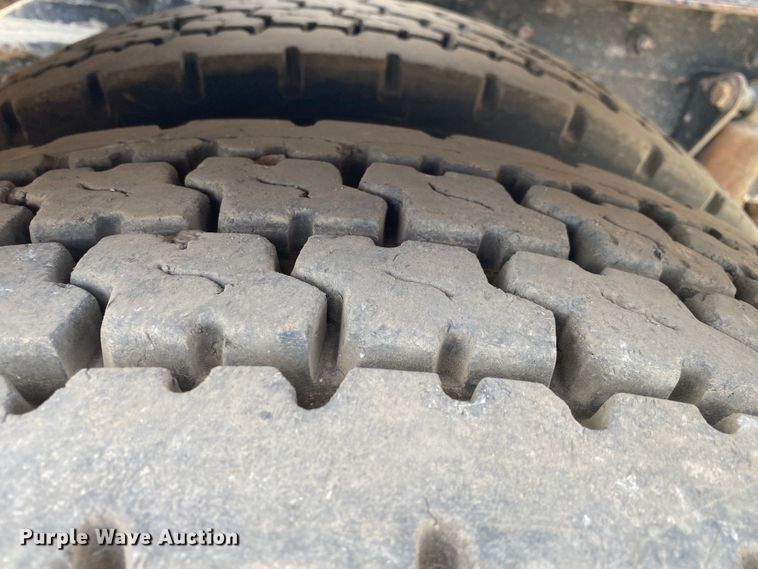 image for item DN7999 2006 Kenworth T800  semi truck