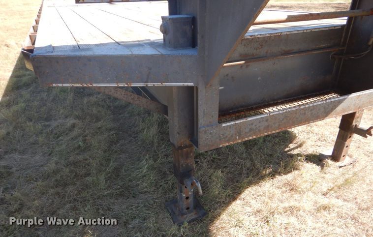 image for item DO1598 2006 Parker GN  flatbed trailer