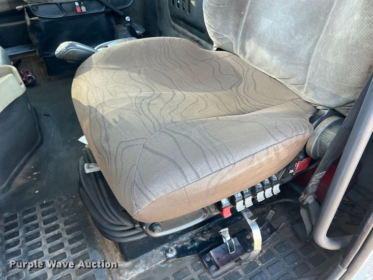 image for item DO8846 2011 Volvo VN  semi truck