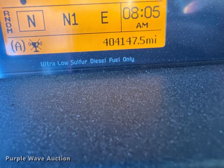 image for item DO8846 2011 Volvo VN  semi truck