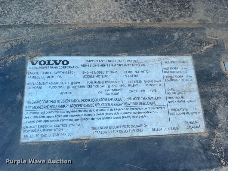 image for item DO8846 2011 Volvo VN  semi truck