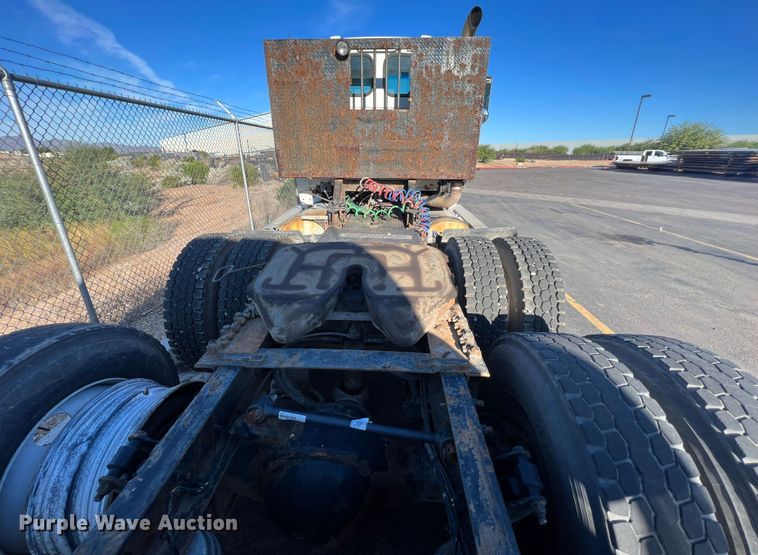 image for item DO8847 2007 Sterling AT9500  semi truck