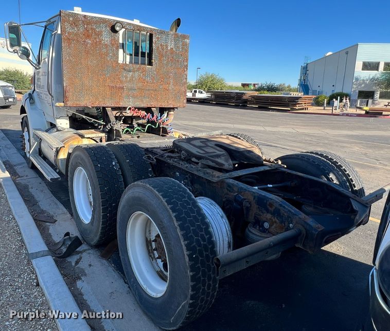 image for item DO8847 2007 Sterling AT9500  semi truck