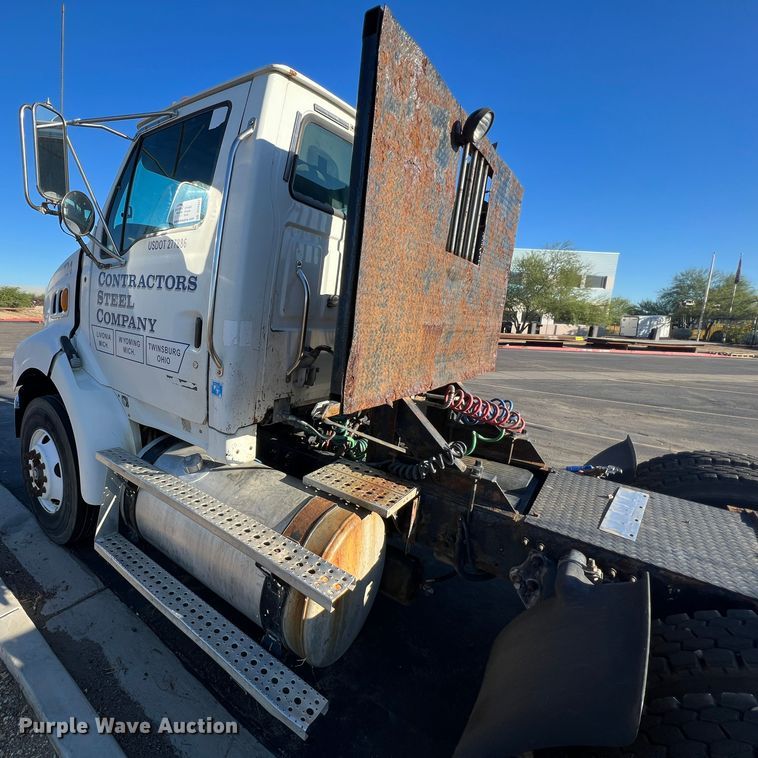 image for item DO8847 2007 Sterling AT9500  semi truck