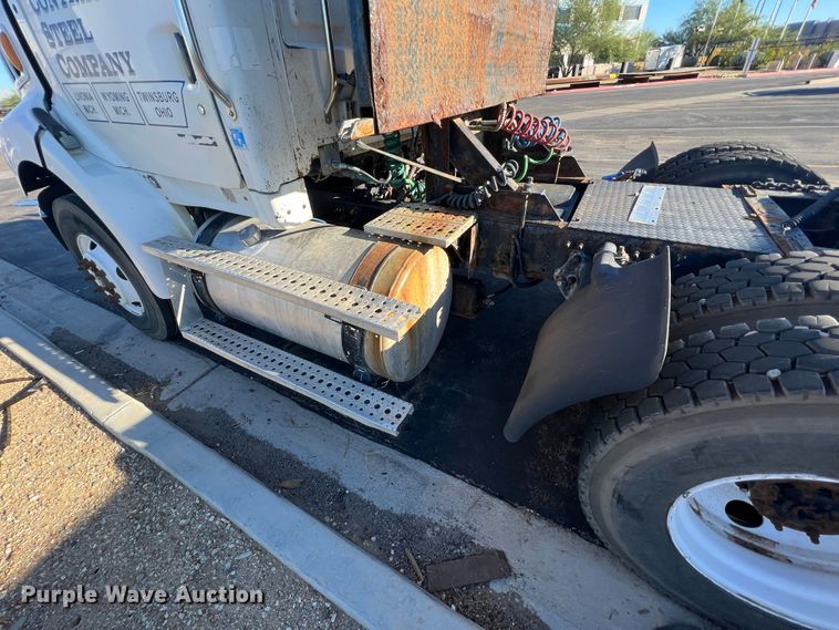 image for item DO8847 2007 Sterling AT9500  semi truck