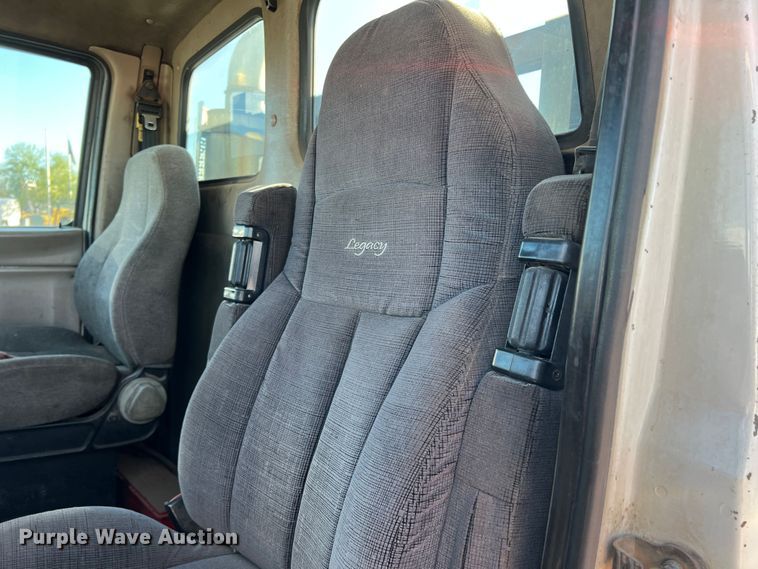 image for item DO8847 2007 Sterling AT9500  semi truck