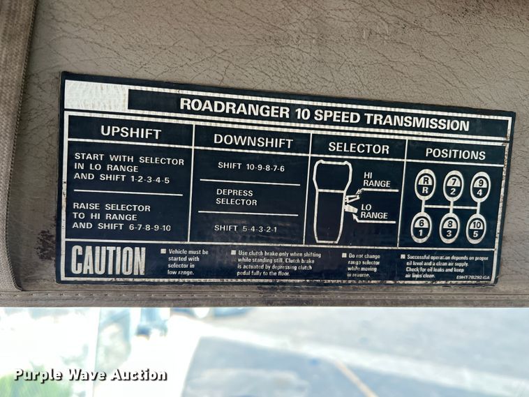 image for item DO8847 2007 Sterling AT9500  semi truck