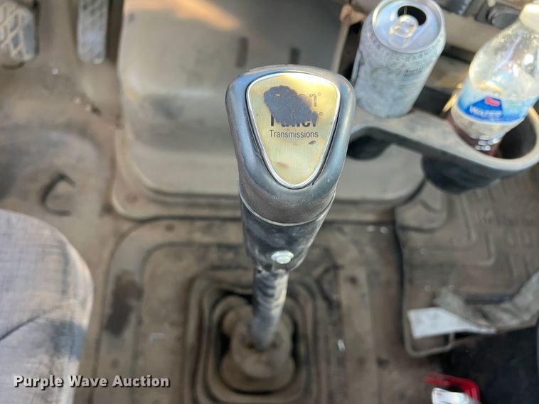 image for item DO8847 2007 Sterling AT9500  semi truck