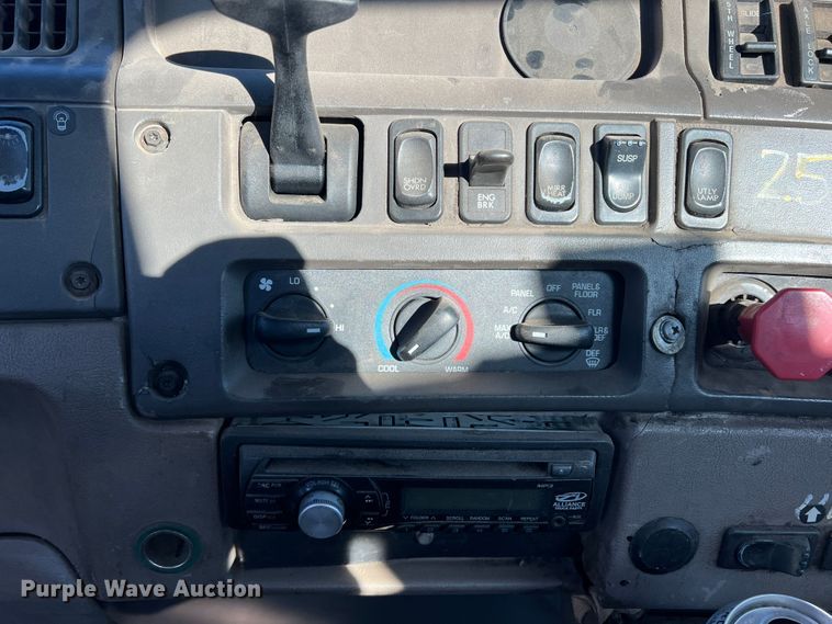 image for item DO8847 2007 Sterling AT9500  semi truck