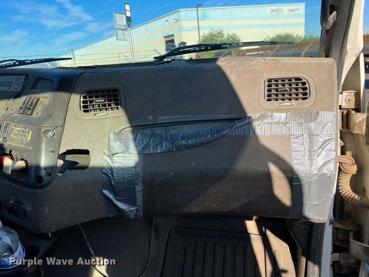 image for item DO8847 2007 Sterling AT9500  semi truck