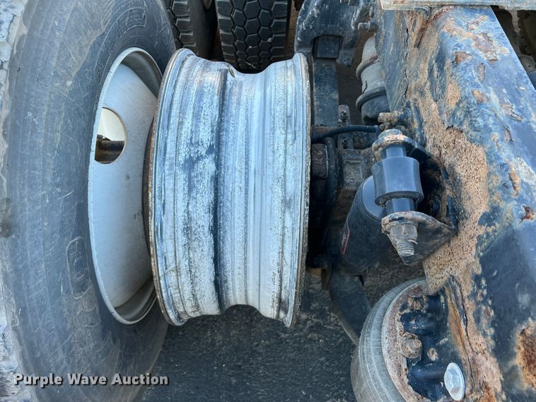 image for item DO8847 2007 Sterling AT9500  semi truck