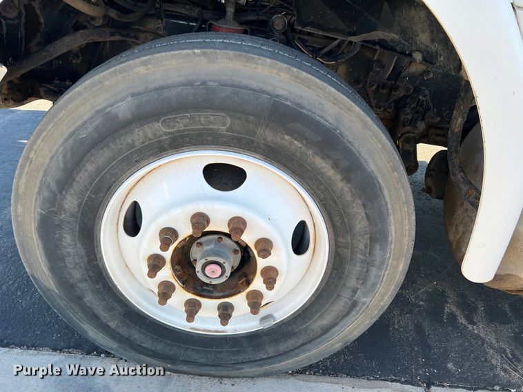 image for item DO8847 2007 Sterling AT9500  semi truck