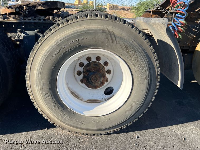 image for item DO8847 2007 Sterling AT9500  semi truck