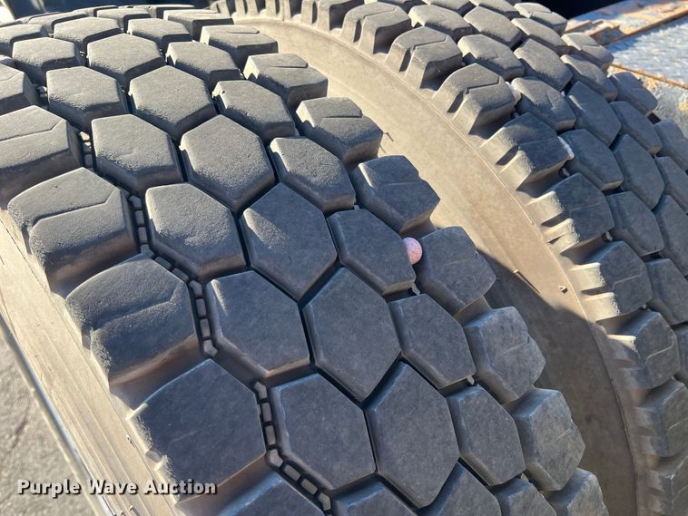 image for item DO8847 2007 Sterling AT9500  semi truck