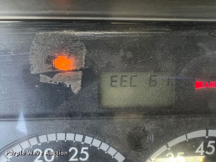 image for item DO8848 2015 Freightliner Cascadia  semi truck