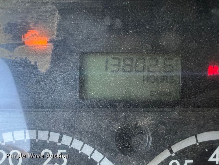 image for item DO8848 2015 Freightliner Cascadia  semi truck