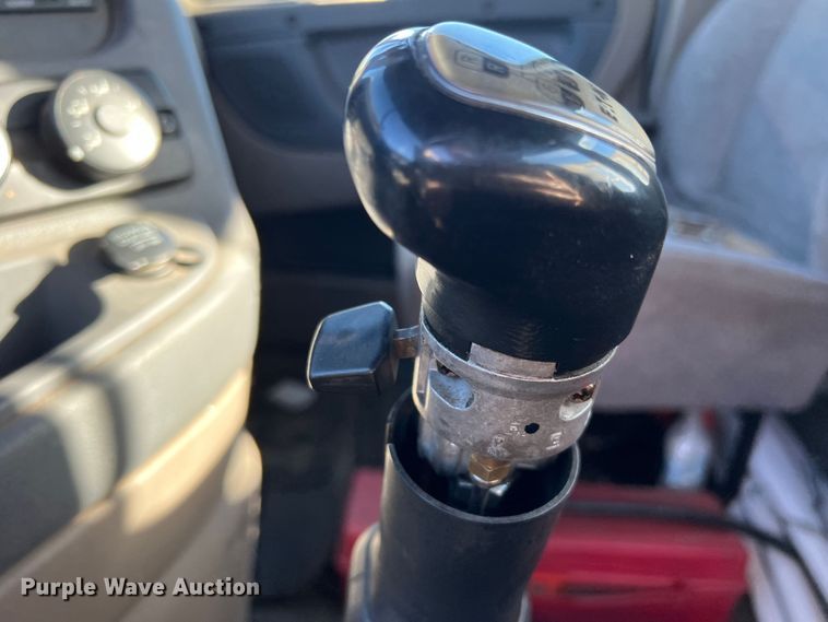 image for item DO8848 2015 Freightliner Cascadia  semi truck