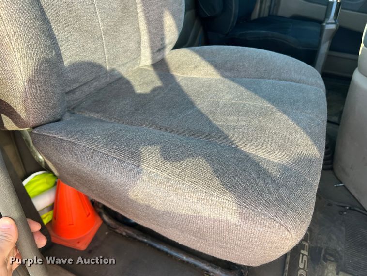 image for item DO8848 2015 Freightliner Cascadia  semi truck