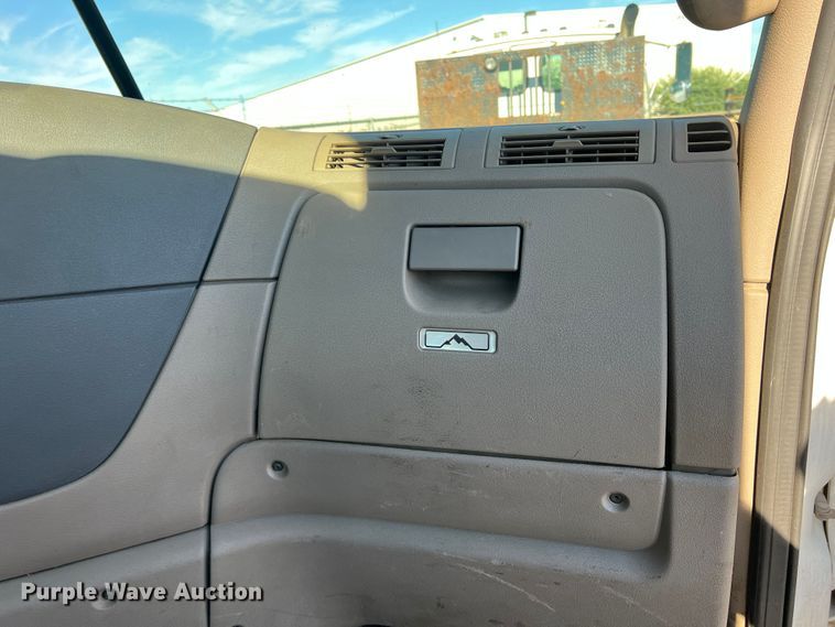 image for item DO8848 2015 Freightliner Cascadia  semi truck