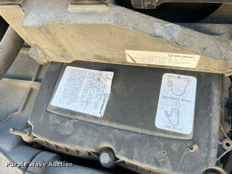 image for item DO8848 2015 Freightliner Cascadia  semi truck