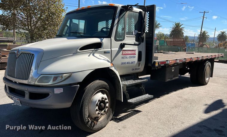 image for item DO8849 2012 International DuraStar 4300  flatbed truck